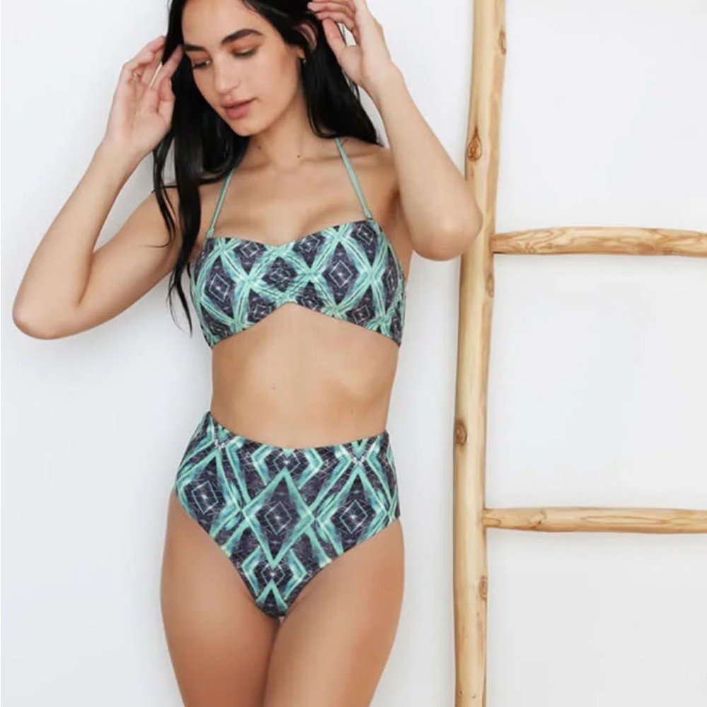 NWOT Wolven Jungle Reversible High-Waisted Bikini